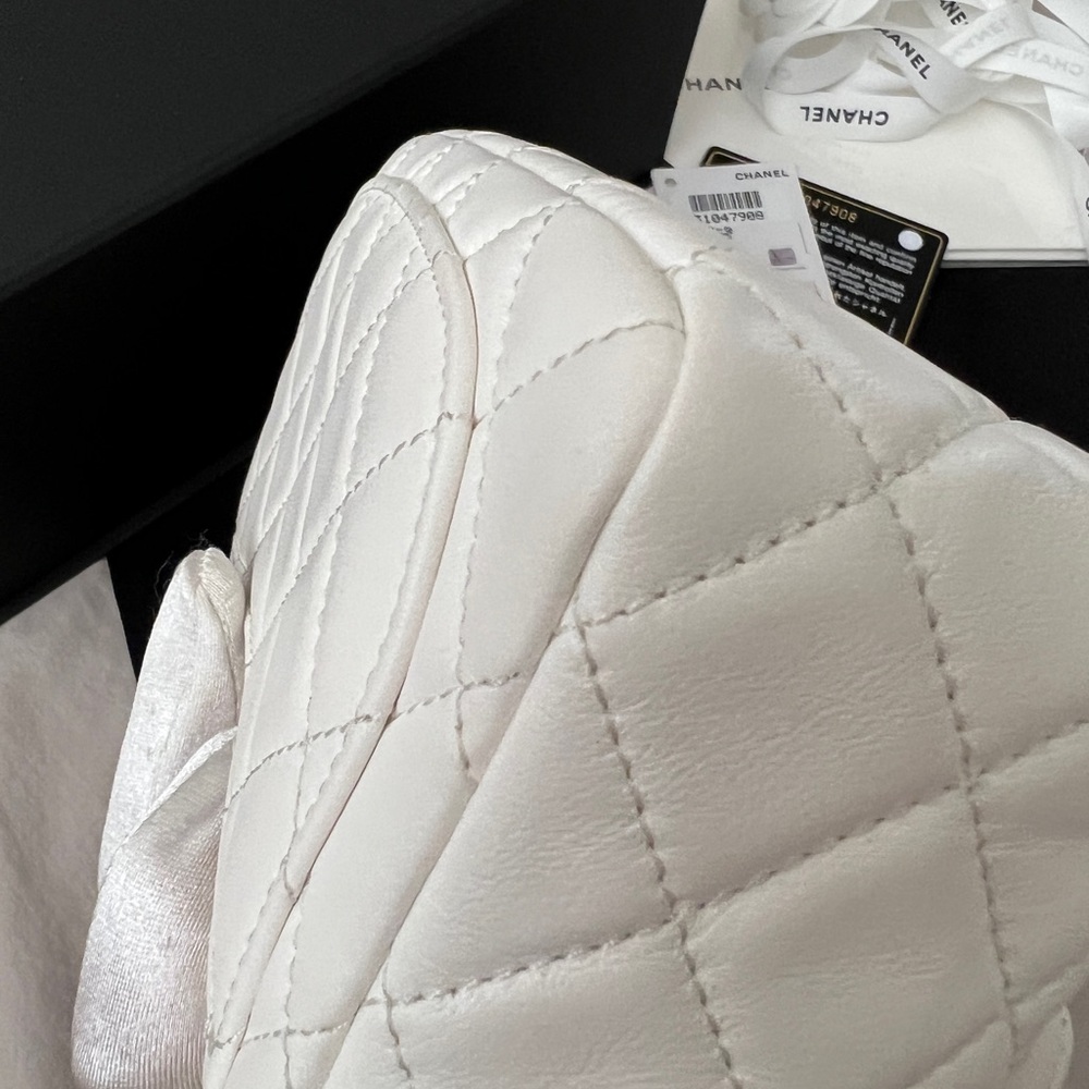 Auth Chanel White Pearl Crush Mini Square - Lambskin w/ Aged Gold Hardware - Picture 14 of 16